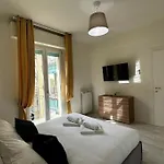 Nencionihouse- Modern Comfort Close To City Center